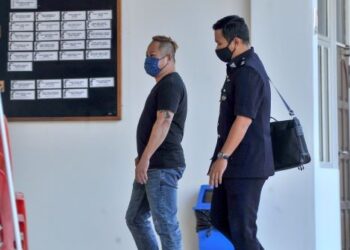 LIM Koh Cing yang tular memandu secara berbahaya didakwa di Mahkamah Majistret Selayang. - UTUSAN/MOHD. FIRDAUS MOHD. JOHARI