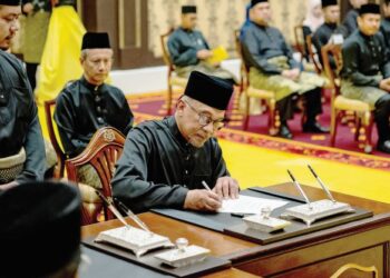 USUL undi percaya hanya boleh ada dua kesudahan, sama ada Anwar Ibrahim berjaya membuktikan sokongan majoriti terhadapnya atau beliau gagal. – UTUSAN/SADIQ ASYRAF