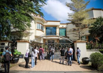 ANTARA pembida yang hadir pada proses lelongan Muhammad Sajjad Kamaruz Zaman di Selangor Polo Residency Kota Damansara semalam.