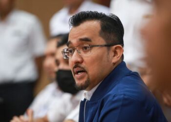 ASYRAF WAJDI DUSUKI 