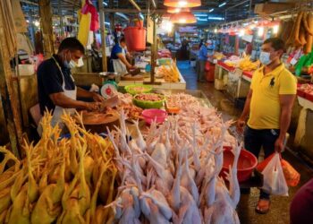 WALAUPUN dimasukkan di bawah Skim Harga Maksimum Keluarga Malaysia, harga ayam dilaporkan masih tinggi.