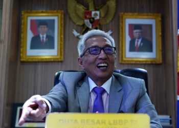 Duta Besar Indonesia ke Malaysia, Hermono ketika diwawancara Mingguan Malaysia di pejabat Kedutaan Indonesia di Kuala Lumpur, baru-baru ini -MINGGUAN/FAUZI BAHARUDIN