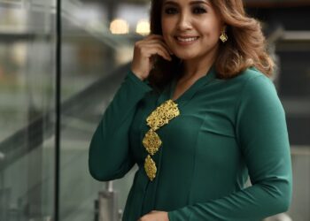 Haiza menanti peluang untuk berkolaborasi dengan penyanyi dan komposer muda.