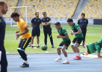 SKUAD Harimau Malaya di bawah bimbingan Kim Pan Gon dilihat lebih yakin, bertenaga serta
mampu membawa kemenangan besar kepada negara. – FAM