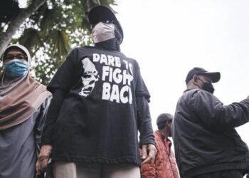 RAKYAT sewajarnya menyatakan pendirian masing-masing terhadap politik melalui peti undi pada PRU15 nanti, bukannya menabur kebencian dan mencetuskan suasana tidak tenteram dalam negara. – UTUSAN/FAIZ ALIF AHMAD ZUBIR