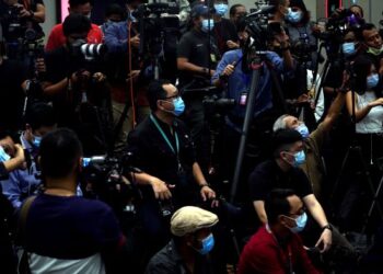 Sebahagian wakil media yang hadir dalam sidang akhbar Presiden PKR, Datuk Seri Anwar Ibrahim di sebuah hotel di ibu negara, baru-baru ini. – GAMBAR HIASAN/FAUZI BAHARUDIN