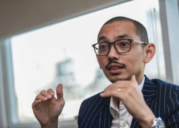 AHYAT ISHAK