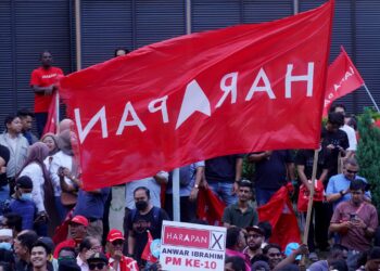 DISEBABKAN tidak memiliki majoriti mudah secara sendirian, Pakatan Harapan (PH) terpaksa bekerjasama dengan empat gabungan politik lain untuk membentuk kerajaan. – UTUSAN/FAUZI BAHARUDIN