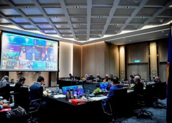 SEJAK ditubuhkan pada 1967, segala dokumen ASEAN adalah dalam bahasa Inggeris tidak menghalang cadangan untuk menerima bahasa Melayu sebagai bahasa rasmi kedua ASEAN. – PEJABAT PERDANA MENTERI