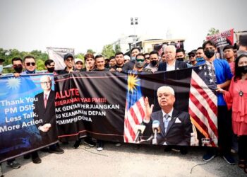 ISMAIL Sabri Yaakob adalah satu-satunya pemimpin ASEAN yang lantang dan tanpa rasa gentar menggesa campur tangan Amerika Syarikat untuk menghentikan kekejaman Israel terhadap rakyat Palestin.