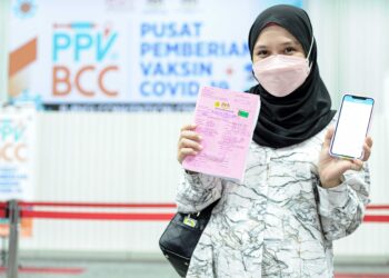 LENGKAPKAN diri ilmu keibubapaan dengan menghadiri kelas antenatal.