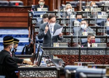 RAKYAT menuntut pembangkang melakukan aku janji yang mengatakan akan memberi bantuan wang
tunai dalam menjaga kebajikan rakyat.
