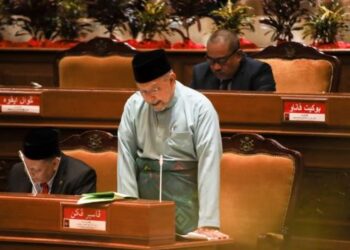 AHMAD Yakob membentangkan Belanjawan 2023 semasa persidangan Dewan Undangan Negeri (DUN) Kelantan Pengal Kelima kali ke-14 di Kompleks Kota Darulnaim, Kota Bharu, Kelantan hari ini. - FOTO/KAMARUL BISMI KAMARUZAMAN