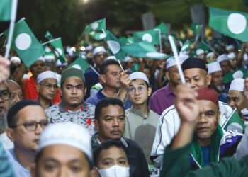 MESKIPUN gabungan BN dan PH berlawan dengan PN secara satu dengan satu, mereka dijangka tidak mampu menggoncang kedudukan  kerajaan Pas  Kelantan. – UTUSAN/KAMARUL BISMI KAMARUZAMAN
