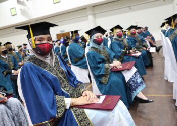 Persekutuan Majikan-majikan Malaysia (MEF) nasihat graduan baaru bekerja timba pengalaman dahulu sebelum dapat gaji lebih tinggi.