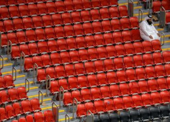 KEADAAN tempat duduk kosong di Stadium Al Bayt ketika Qatar menentang Ecuador.