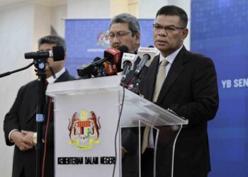 SAIFUDDIN  Nasution Ismail pada sidang akhbar selepas memulakan tugas secara rasmi di Kdn, pUTRAJAYA. - UTUSAN/FAISOL MUSTAFA