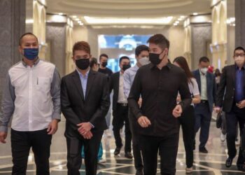 Keputusan seramai 14 individu termasuk dua adik ahli perniagaan, Nicky Liow Soon Hee yang terbabit dalam kumpulan jenayah terancang 'Geng Nicky' dilepaskan tanpa dibebaskan di Mahkamah Rayuan Putrajaya di sini, hari ini.