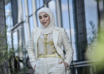 KUALA LUMPUR, 23 Mei 2023 - Pelakon, Uyaina Arshad bergambar selepas Majlis memperkenalkan duta Herbs of Gold di  Colony @ KL Eco City di sini, hari ini.

FOTO - FAIZ ALIF ZUBIR/PEMBERITA - SYARFA