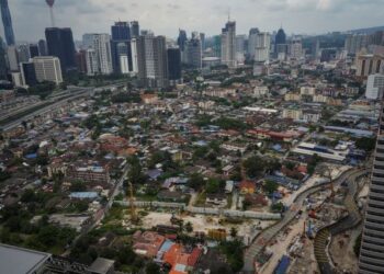 PERTUMBUHAN ekonomi negara dijangka terus kukuh pada 2022 selaras dengan pemulihan ekonomi global dan pelbagai langkah diambil oleh kerajaan. – GAMBAR HIASAN/MUHAMAD IQBAL ROSLI