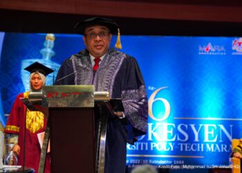Prof. Dr. Abdul Rahim Abdul Rahman berucap pada Majlis Konvokesyen Kolej Universiti Poly-Tech MARA (KUPTM) Kuala Lumpur Ke-6 di Pusat Konvensyen Antarabangsa Putrajaya (PICC), Putrajaya.
