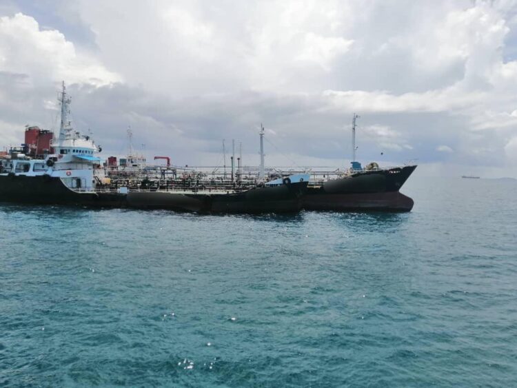 Kapal tangki Mongolia ditahan berlabuh tanpa kebenaran 