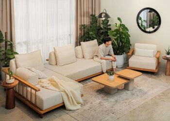 Susunan sofa berperanan menentukan keluasan pada sesuatu ruangan.