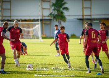 PEMAIN Kedah menjalani latihan akhir menjelang persiapan menghadapi Selangor dalam saingan Liga Super malam ini. – IHSAN KEDAH FC