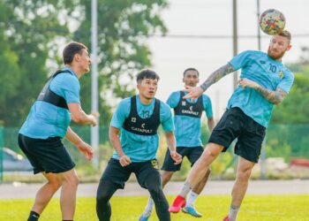 PASUKAN Kedah melakukan persiapan menjelang pertemuan menentang Kelantan FC dalam aksi Liga Super di Stadium Darul Aman, Alor Setar malam ini. - IHSAN KDA FC