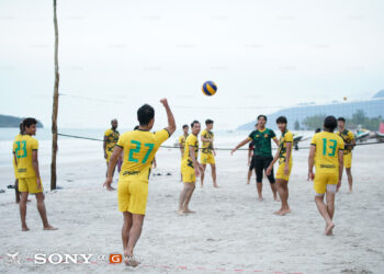 PEMAIN Kedah menjalani aktiviti untuk menguatkan semangat berpasukan di Pulau Langkawi hari ini. - IHSAN KEDAH FA