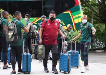 AIDIL Sharin Sahak bersama pasukan Kedah tiba di Cheras semalam untuk berdepan Kuala Lumpur dalam aksi Liga Super di Stadium Bola Sepak Kuala Lumpur malam ini. - IHSAN KDA FC