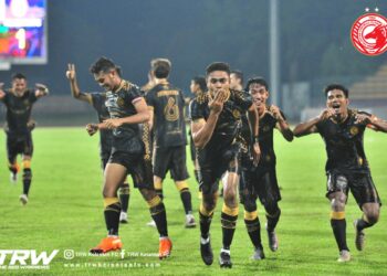 PEMAIN Kelantan FC meraikan kejayaan menumpaskan skuad Projek FAM-MSN semalam.