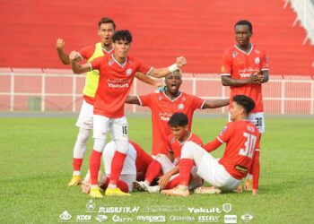 PEMAIN Kelantan United meraikan kemenangan selepas menumpaskan UiTM FC dalam aksi Liga Perdana, hari ini.- IHSAN Kelantan United