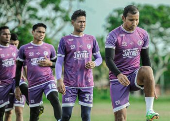 PEMAIN Kelantan FC melakukan persiapan menjelang aksi Liga Perdana menentang Terengganu FC II esok. - IHSAN KELANTAN FC