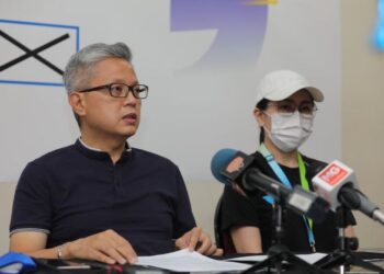 KOH Chin Han dalam sidang akhbar mengenai calon lompat parti di Melaka, hari ini.