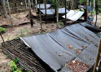 PemandanganKem Penempatan Pendatang Asing Tanpa Izin (PATI) yang ditemui  di Bukit Wang Perah, Wang Kelian pada tahun 2015.