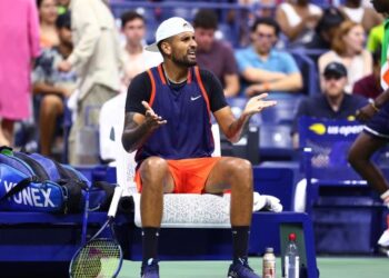 REAKSI Nick Kyrgios ketika menentang pemain Perancis, Benjamin Bonzi pada pusingan kedua Terbuka Amerika Syarikat di New York semalam. - AFP