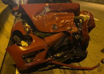 DUA cedera dalam kemalangan membabitkan sebuah pacuan empat roda yang didakwa dipandu secara melawan arus  di Kilometer 4.5 Lebuhraya BORR, Bagan Ajam, Pulau Pinang tengah malam tadi.