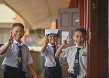 MENGEMBALIKAN minat dan kegembiraan kanak-kanak di peringkat sekolah rendah wajar menjadi
agenda utama negara. - GAMBAR HIASAN