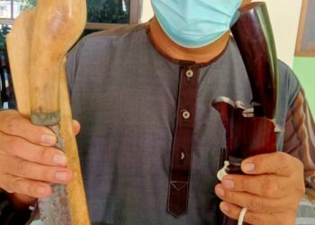 KOLEKSI pisau Ishak Asari yang digunakan untuk sembelihan haiwan korban di Kampung Tenang, Segamat di Johor - UTUSAN/FARAHWAHIDA AHMAD