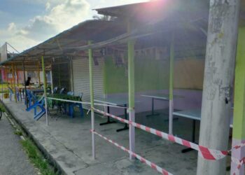 SITUASI beberapa kedai di kawasan Felda Gugusan Waha, Kota Tinggi, Johor yang sebelum ini meriah dengan aktiviti ekonomi kini ditutup sebagai langkah berjaga-jaga akibat pandemik Covid-19.