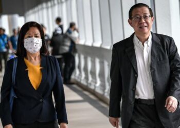 LIM Guan Eng hadir di Mahkamah Sesyen Kuala Lumpur bagi keputusan permohonan laporan forensik kes rasuah terowong dasar laut Pulau Pinang. - FOTO/FAIZ ALIF AHMAD ZUBIR