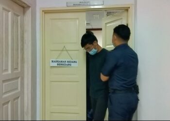 ABANG Ariff Haikal Abang Zaidel dihadapkan ke Mahkamah Sesyen Johor Bahru, hari ini atas pertuduhan meliwat remaja lelaki berusia 15 tahun.