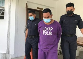 NUR Izzat Zulfaqar Mat Jusoh didakwa membunuh wanita warga Thailand di Mahkamah Majistret Gua Musang, Kelantan, hari ini. - FOTO/AIMUNI TUAN LAH