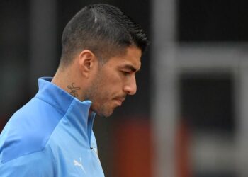 SUAREZ akui Messi adalah shabat karib tetapi jika bertemu atas padang mereka adalah seteru. - AFP