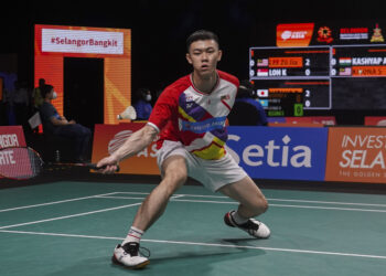 LEE Zii Jia yang menduduki ranking No.6 dunia menewaskan Shi Feng dalam aksi tiga set 17-21, 21-11, 23-21 di Impact Arena, Bangkok, Thailand.