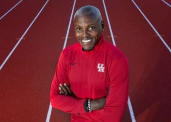 CARL Lewis dilantik sebagai Ketua Jurulatih Olahraga Universiti Houston pertengahan bulan lalu