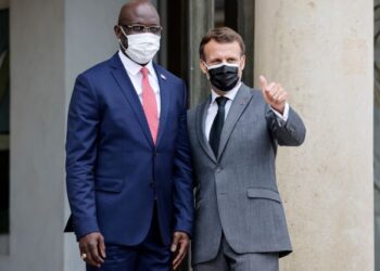 GEORGE Weah bertemu dengan Presiden Perancis, Emmanuel Macron ketika lawatan kerja ke Paris - AFP