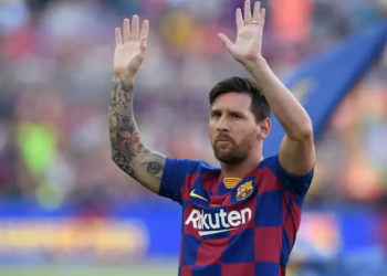 LIONEL Messi buat pusingan U dengan memilih kekal di Barcelona.