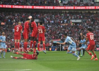 LIVERPOOL membuktikan mereka ketika ini berada dalam kelas tersendiri selepas menyingkirkan City untuk mara ke final Piala FA.- AFP